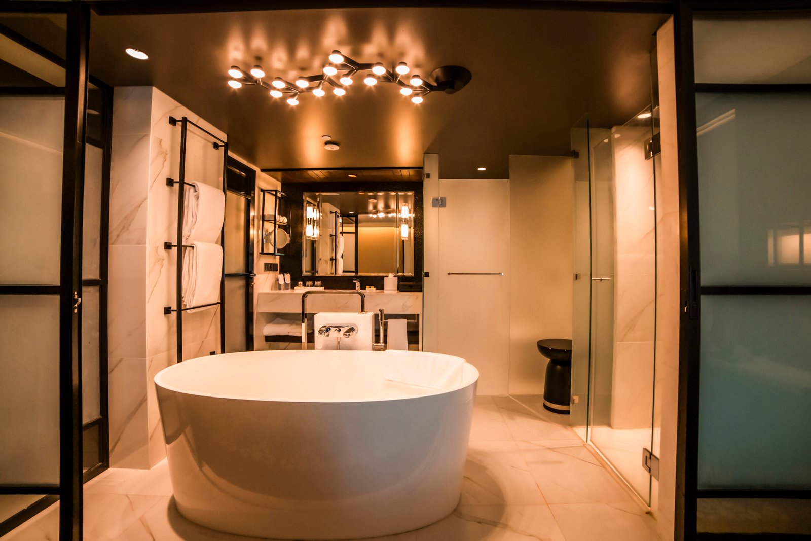 Deluxe Room Washroom
