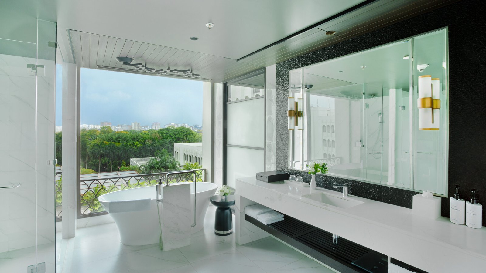Junior Suite - Washroom